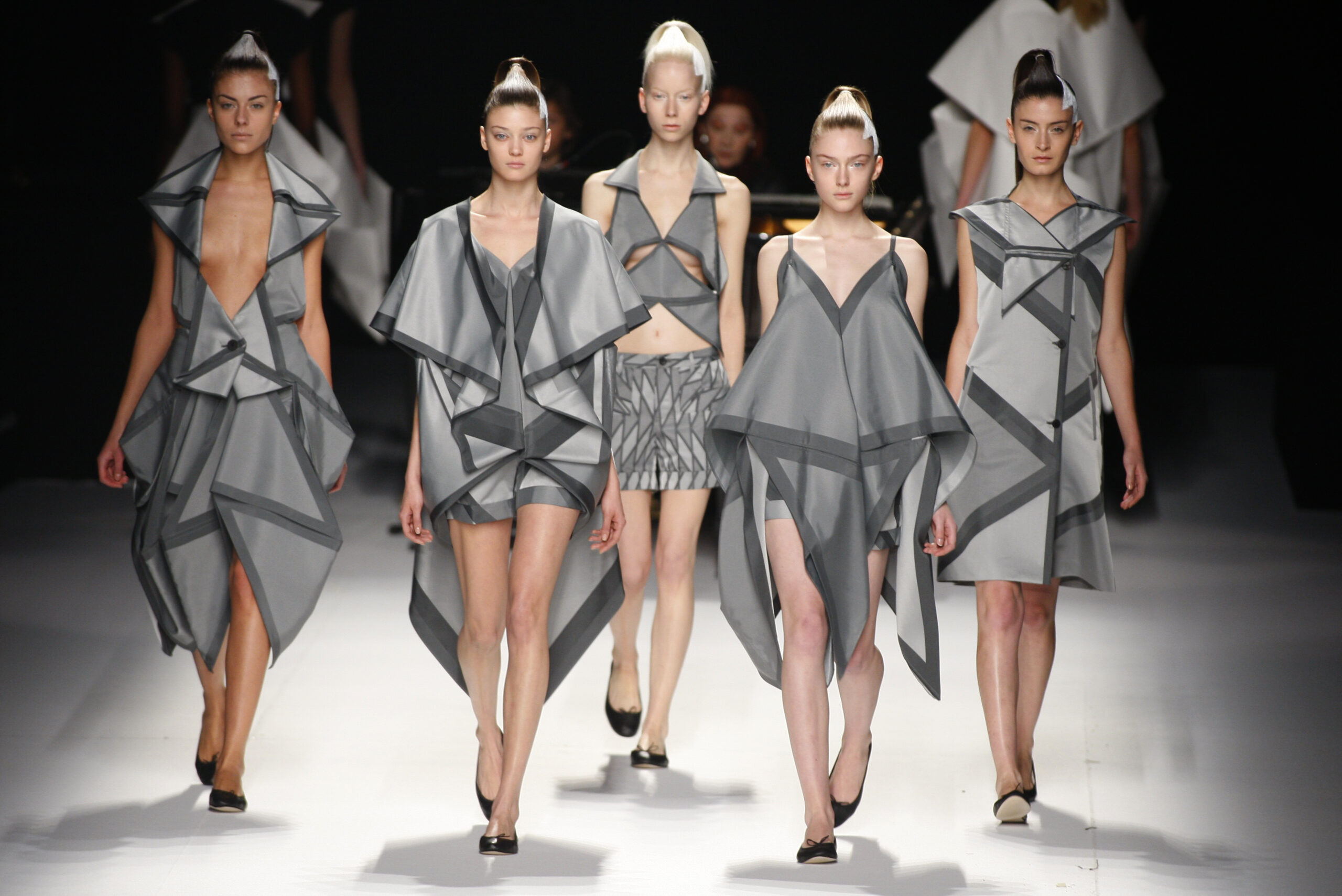 Pleats Please, first New York runway show. The show featured Miyake's  News Photo - Getty Images